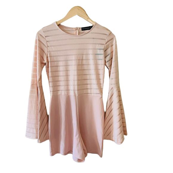 Pretty Little Things Shantall Nude Romper Playsuit Long Bell Sleeves NWT Size 4 - Picture 2 of 11